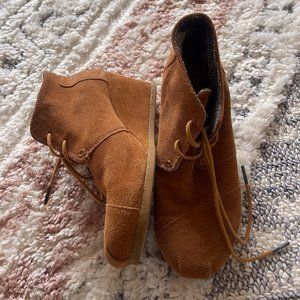 TOMS Wedge Brown Boots Suede 8W